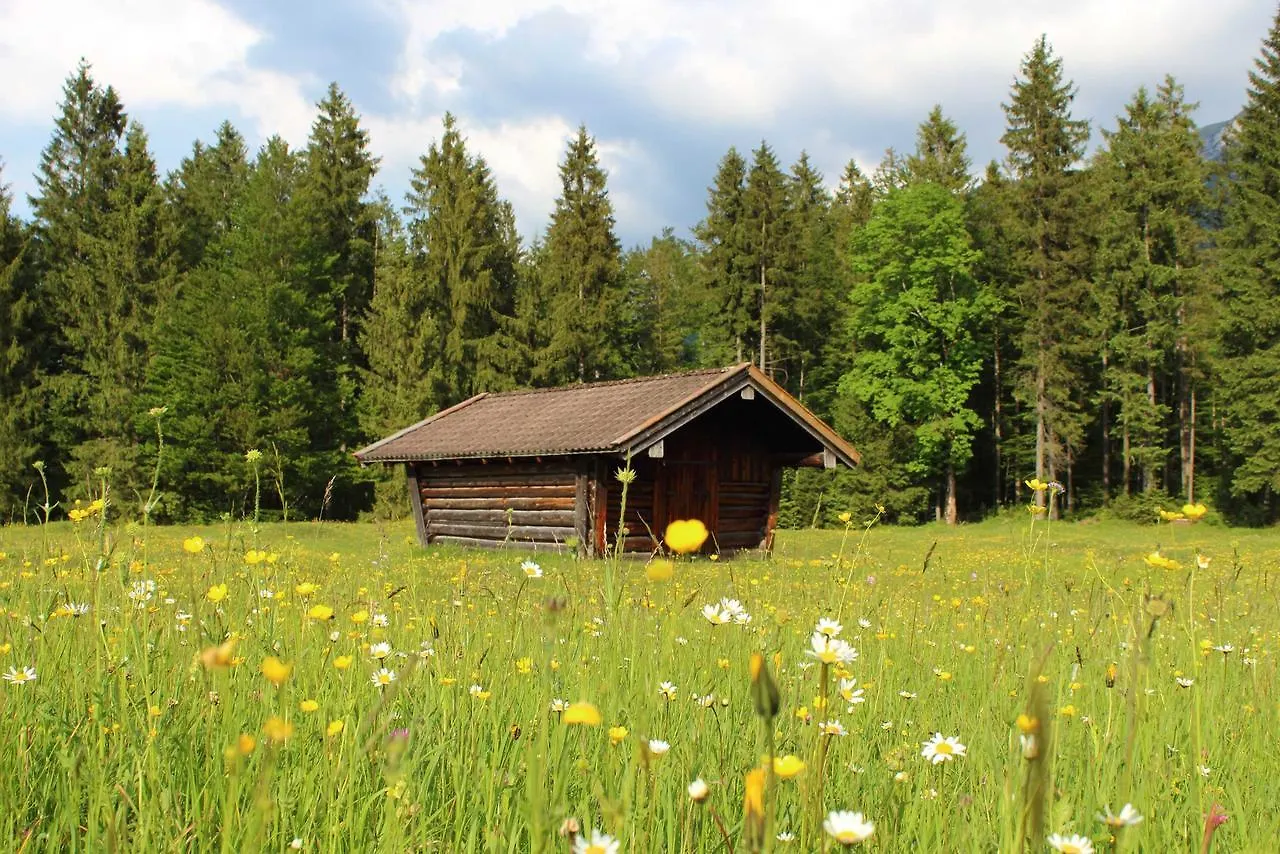 Ferienwohnung Antikstuebchen 0*, Garmisch-Partenkirchen